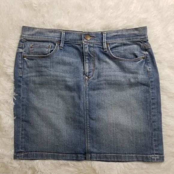 LOFT Dresses & Skirts - Loft Denim Skirt, mini. SZ 28/6 EUC.  A-30.  A3016